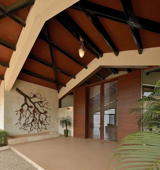 Entrance Area with Hut Shaped Ceiling 