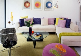 Retro Living Room Design, Image Source: homedesignholic.com