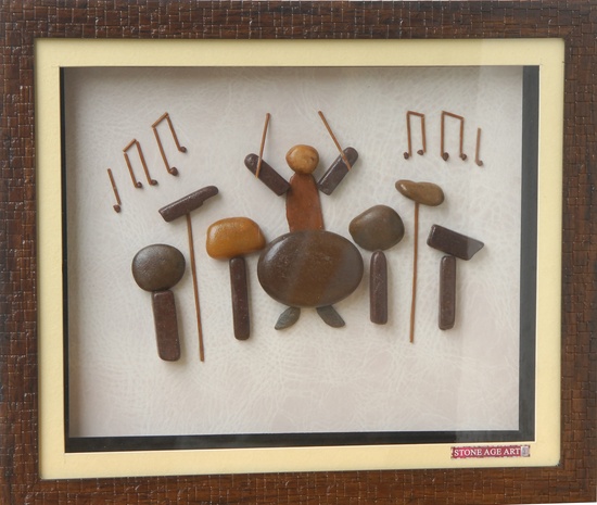Musician with Drums – Natural Pebble Stone Art